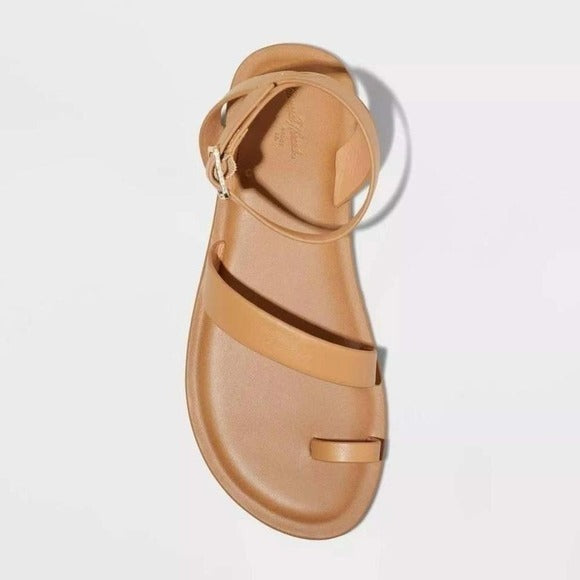 Women's Sol Toe Loop Sandals by Universal Thread Tan Size 8.5 New With Tags